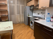 İcarəyə verilir 3 otaqlı 135 m2 yeni tikili Qara Qarayev m.