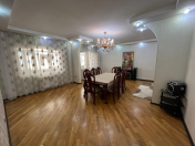 Satılır 5 otaqlı 130 m2 köhnə tikili 9 mkr