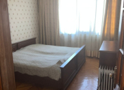 Satılır 3 otaqlı 65 m2 köhnə tikili Moskva univermağı