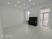 İcarəyə verilir 2 otaqlı 70 m2 köhnə tikili Sahil m.