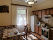 Satılır 6 otaqlı 200 m2 həyət evi Bakıxanov