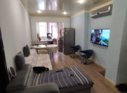 Satılır 4 otaqlı 90 m2 köhnə tikili İnşaatçılar m.