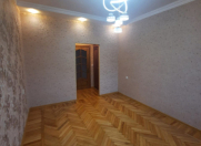 Satılır 3 otaqlı 70 m2 köhnə tikili 4 mkr