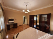 İcarəyə verilir 3 otaqlı 75 m2 köhnə tikili Dədə Qorqud parkı