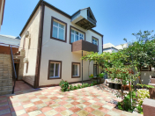 Satılır 6 otaqlı 200 m2 həyət evi Köhnə Günəşli