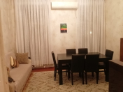 Satılır 4 otaqlı 85 m2 köhnə tikili Sahil m.