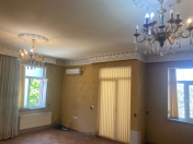 Satılır 4 otaqlı 160 m2 yeni tikili Azadlıq prospekti m.