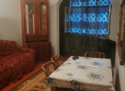 İcarəyə verilir 2 otaqlı 55 m2 köhnə tikili Memar Əcəmi m.