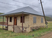 Satılır 3 otaqlı 100 m2 həyət evi Gədəbəy