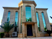 Satılır 4 otaqlı 290 m2 villa Buzovna