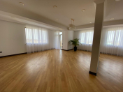 Satılır 4 otaqlı 270 m2 yeni tikili İnşaatçılar m.