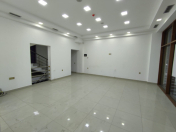 İcarəyə verilir 2 otaqlı 100 m2 obyekt İnşaatçılar m.