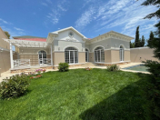 Satılır 4 otaqlı 160 m2 bağ evi Şüvəlan Park ticarət mərkəzi
