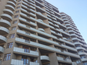 Satılır 4 otaqlı 196 m2 yeni tikili Elmlər Akademiyası m.