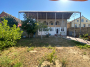 Satılır 11 otaqlı 315 m2 həyət evi Bakıxanov