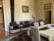 İcarəyə verilir 3 otaqlı 90 m2 köhnə tikili Nizami m.