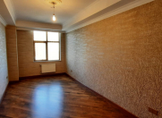 Satılır 4 otaqlı 220 m2 yeni tikili 28 May m.