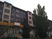 Satılır 2 otaqlı 60 m2 köhnə tikili İnşaatçılar m.