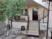 Satılır 3 otaqlı 96 m2 həyət evi Əmircan