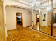 Satılır 3 otaqlı 146 m2 yeni tikili 2 mkr