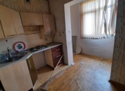 Satılır 2 otaqlı 65 m2 köhnə tikili 6 mkr