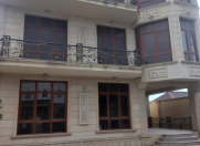Satılır 8 otaqlı 710 m2 villa Bakıxanov