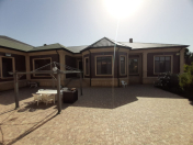 İcarəyə verilir 5 otaqlı 500 m2 bağ evi Şüvəlan