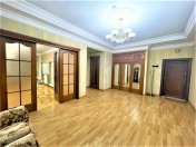 İcarəyə verilir 4 otaqlı 178 m2 yeni tikili Nizami m.