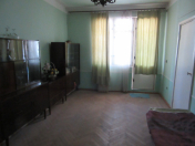 Satılır 2 otaqlı 50 m2 köhnə tikili 3 mkr