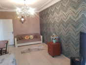 Satılır 2 otaqlı 60 m2 köhnə tikili 8 mkr