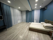 İcarəyə verilir 3 otaqlı 170 m2 yeni tikili 28 May m.