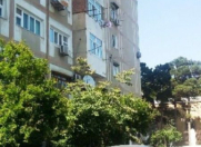 Satılır 4 otaqlı 90 m2 köhnə tikili Gənclik m.
