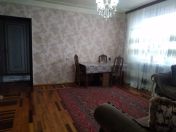 Satılır 5 otaqlı 110 m2 köhnə tikili Şah İsmayıl Xətai m.