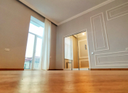 Satılır 2 otaqlı 70 m2 köhnə tikili Park Azure