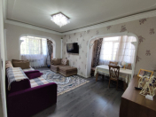 Satılır 2 otaqlı 65 m2 köhnə tikili 8 km