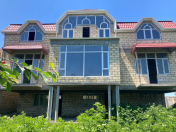 Satılır 12 otaqlı 460 m2 villa Quba