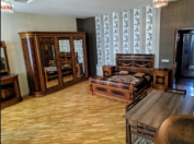 İcarəyə verilir 2 otaqlı 90 m2 köhnə tikili 28 may