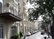 İcarəyə verilir 3 otaqlı 70 m2 köhnə tikili İçəri Şəhər m.