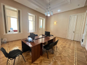 İcarəyə verilir 3 otaqlı 130 m2 ofis Nizami m.