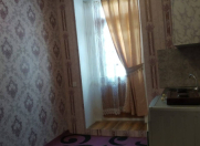 Satılır 1 otaqlı 14 m2 köhnə tikili Nizami m.