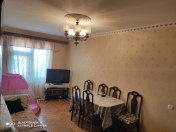 Satılır 2 otaqlı 46 m2 köhnə tikili Xalqlar Dostluğu m.