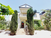 Satılır 5 otaqlı 300 m2 həyət evi Əhmədli m.