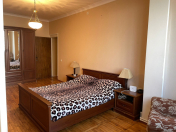 Satılır 4 otaqlı 110 m2 köhnə tikili Gənclik m.