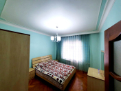 İcarəyə verilir 2 otaqlı 65 m2 köhnə tikili Gənclik m.