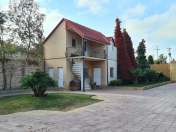 Satılır 4 otaqlı 220 m2 bağ evi Mərdəkan