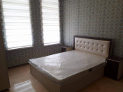 İcarəyə verilir 3 otaqlı 70 m2 köhnə tikili Sahil m.