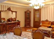 İcarəyə verilir 2 otaqlı 75 m2 köhnə tikili 28 May m.