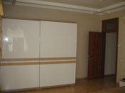 İcarəyə verilir 3 otaqlı 138 m2 yeni tikili Nəsimi r.