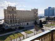 Satılır 3 otaqlı 110 m2 köhnə tikili Sahil m.