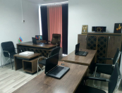 İcarəyə verilir 3 otaqlı 30 m2 ofis İnşaatçılar m.